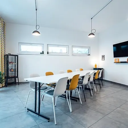 Zelena Zahrada Apartament Mlada Vozice
